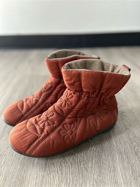 Acorn Quilted Slipper Booties